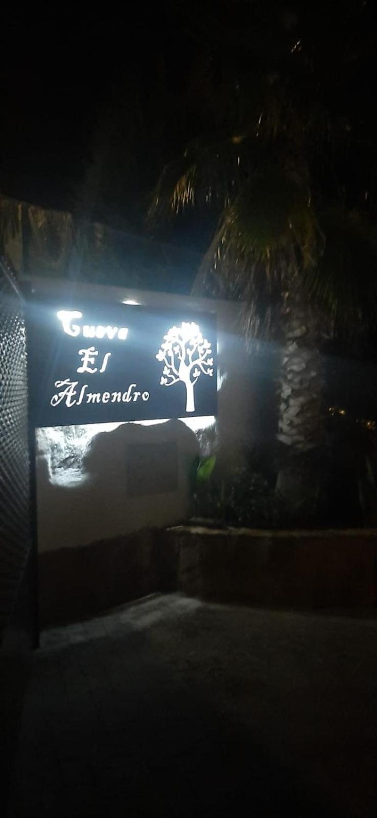 Casa Cueva El Almendro Guest House Pegalajar Exterior photo